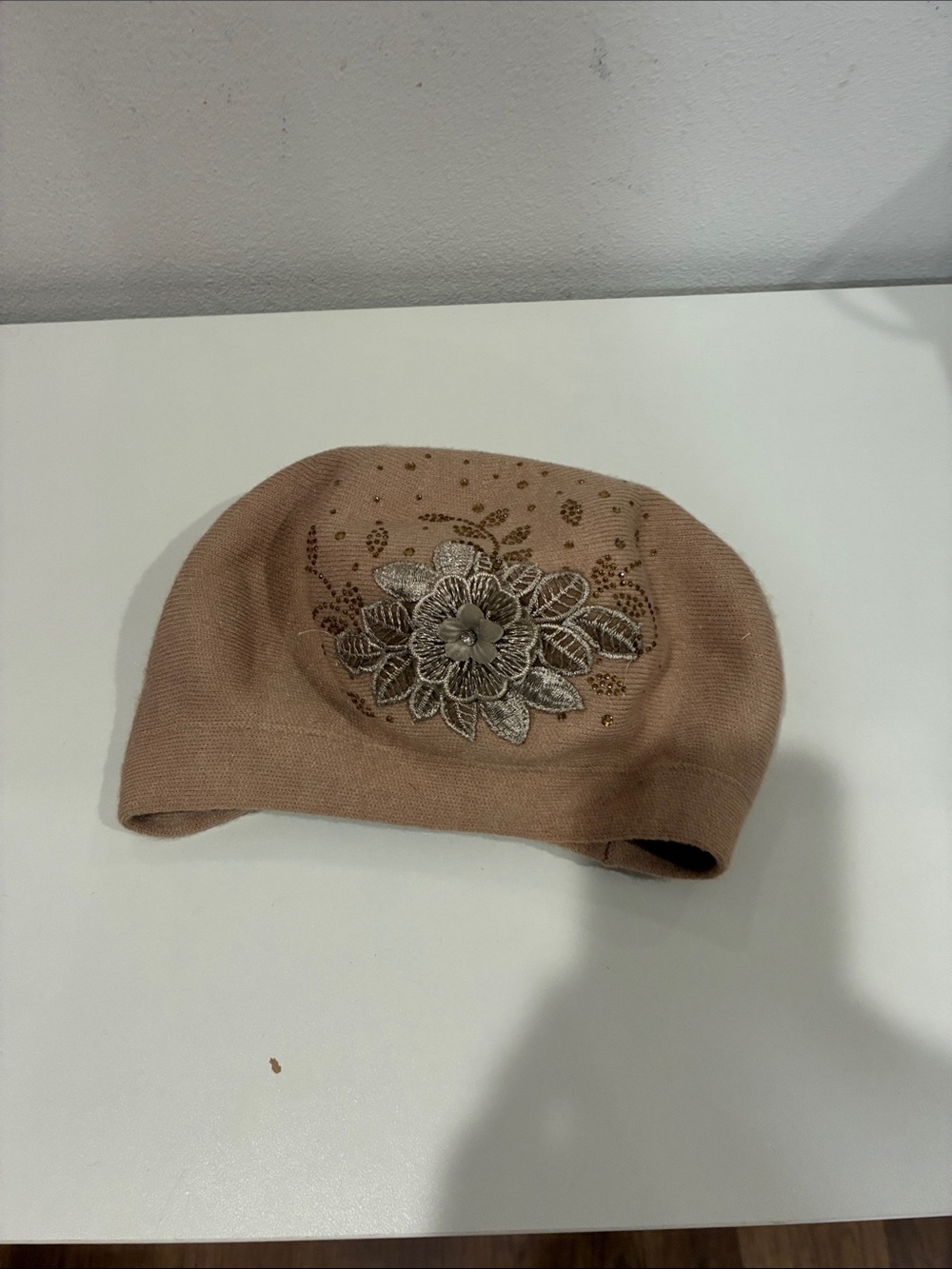 Embellished Floral Knit Beret - Camel